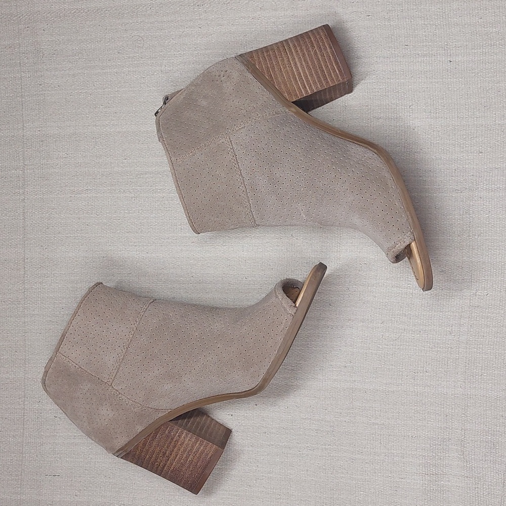 Franco Sarto Size 8M Open Toe Ankle Boots Goldie